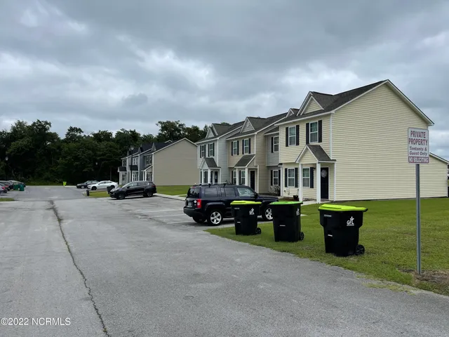 $1,275 | 100 Virginia's Landing Court, Richlands, NC 28574