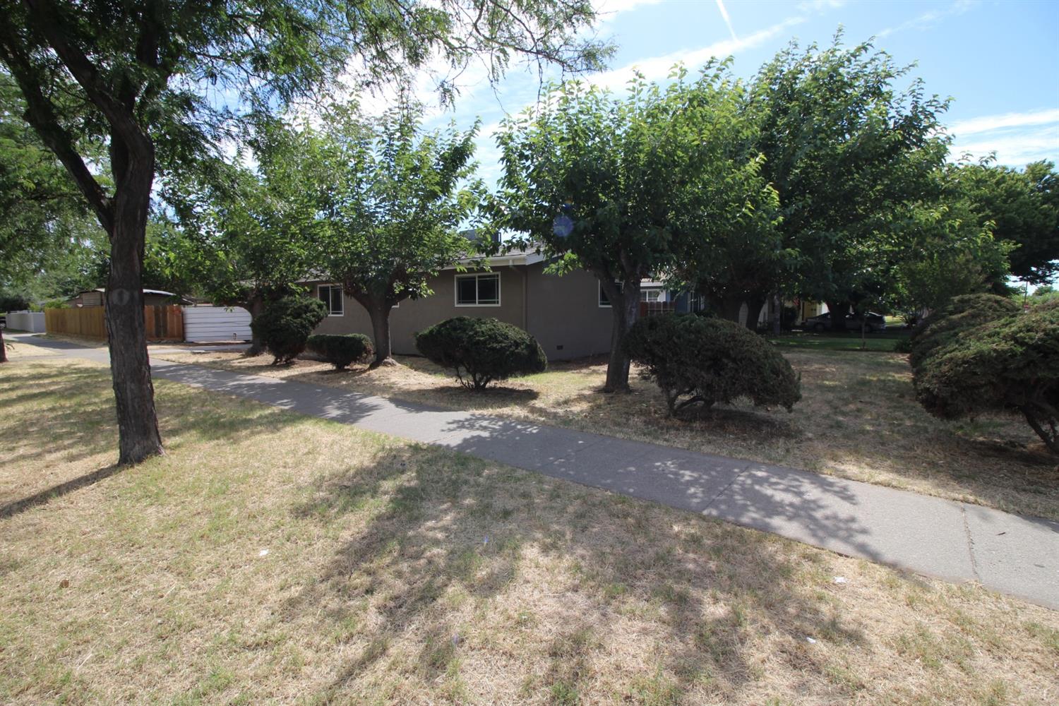 912 T Street Merced, CA 95341 - Photo 3 of 30 Gallery Image 3