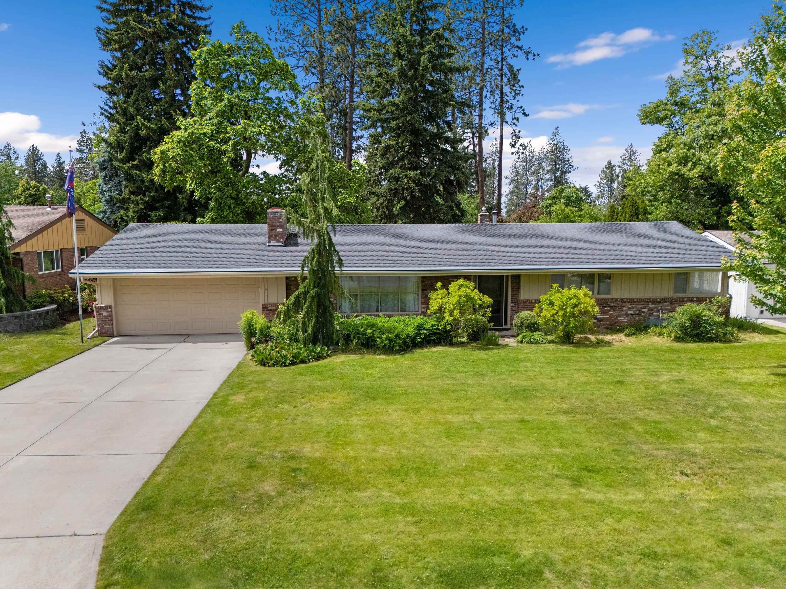 4218 South Helena Street Spokane, WA 99203 - Photo 1 of 39