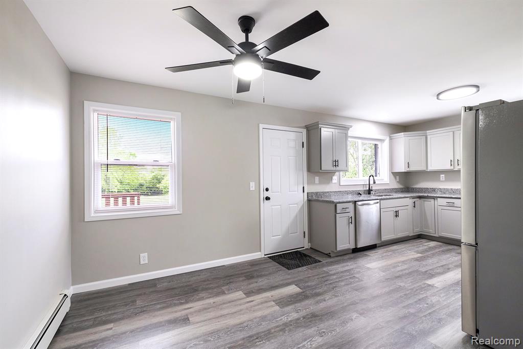 4434 Dublin Road Burton, MI 48529 - Photo 7 of 25
