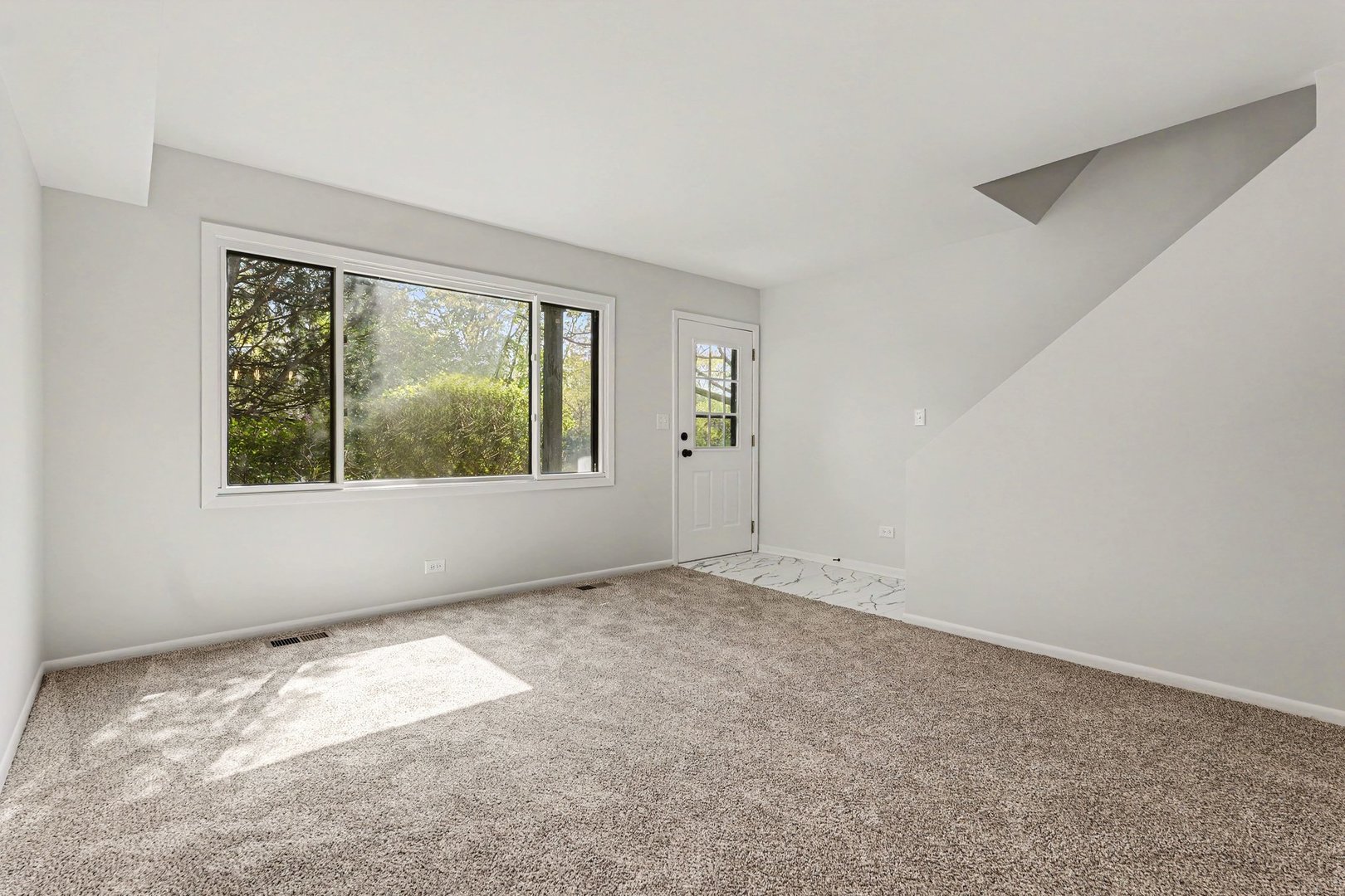 151 Ruga Court Addison, IL 60101 - Photo 5 of 16