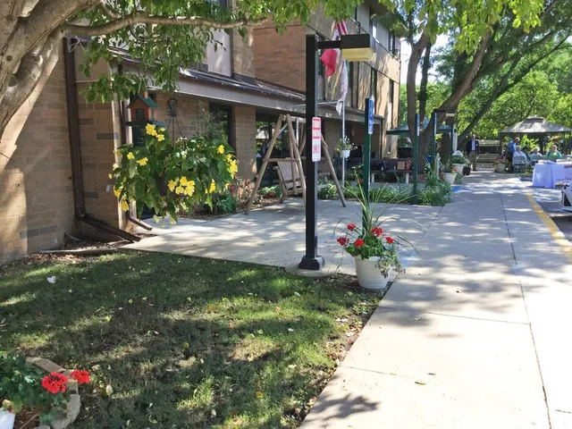 $1,053 | 741 South Illinois Avenue, Other, IA 50401