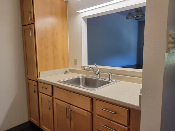 $1,125 | 741 South Illinois Avenue, Mason City, IA 50401