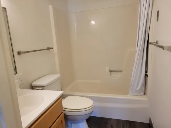 $1,125 | 741 South Illinois Avenue, Mason City, IA 50401