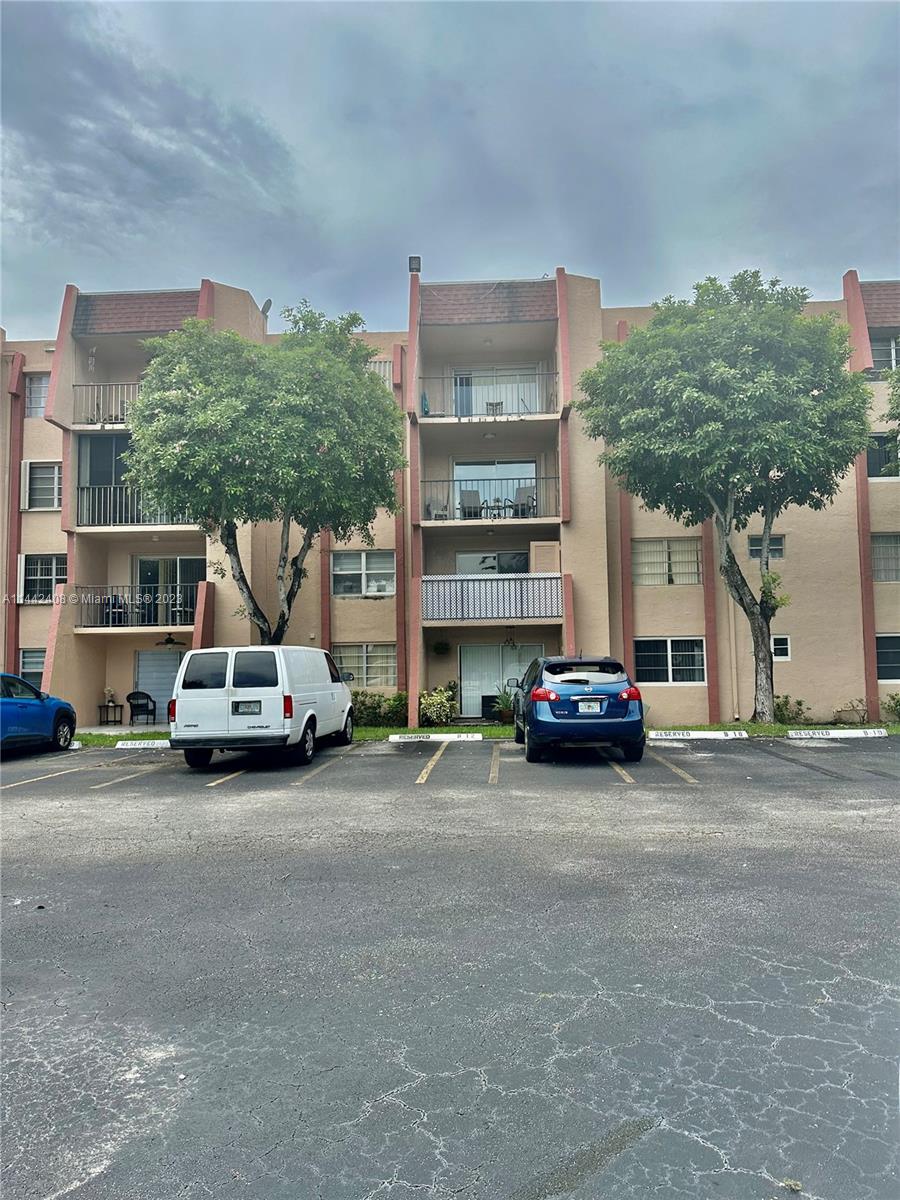 Kendale Lakes Miami, FL 33183 - Photo 2 of 3