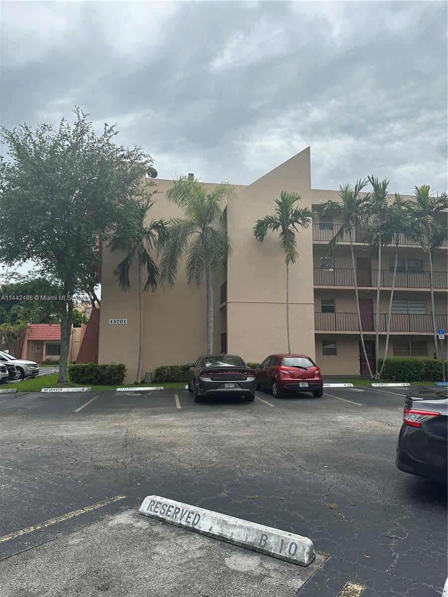 Kendale Lakes Miami, FL 33183 - Photo 3 of 3