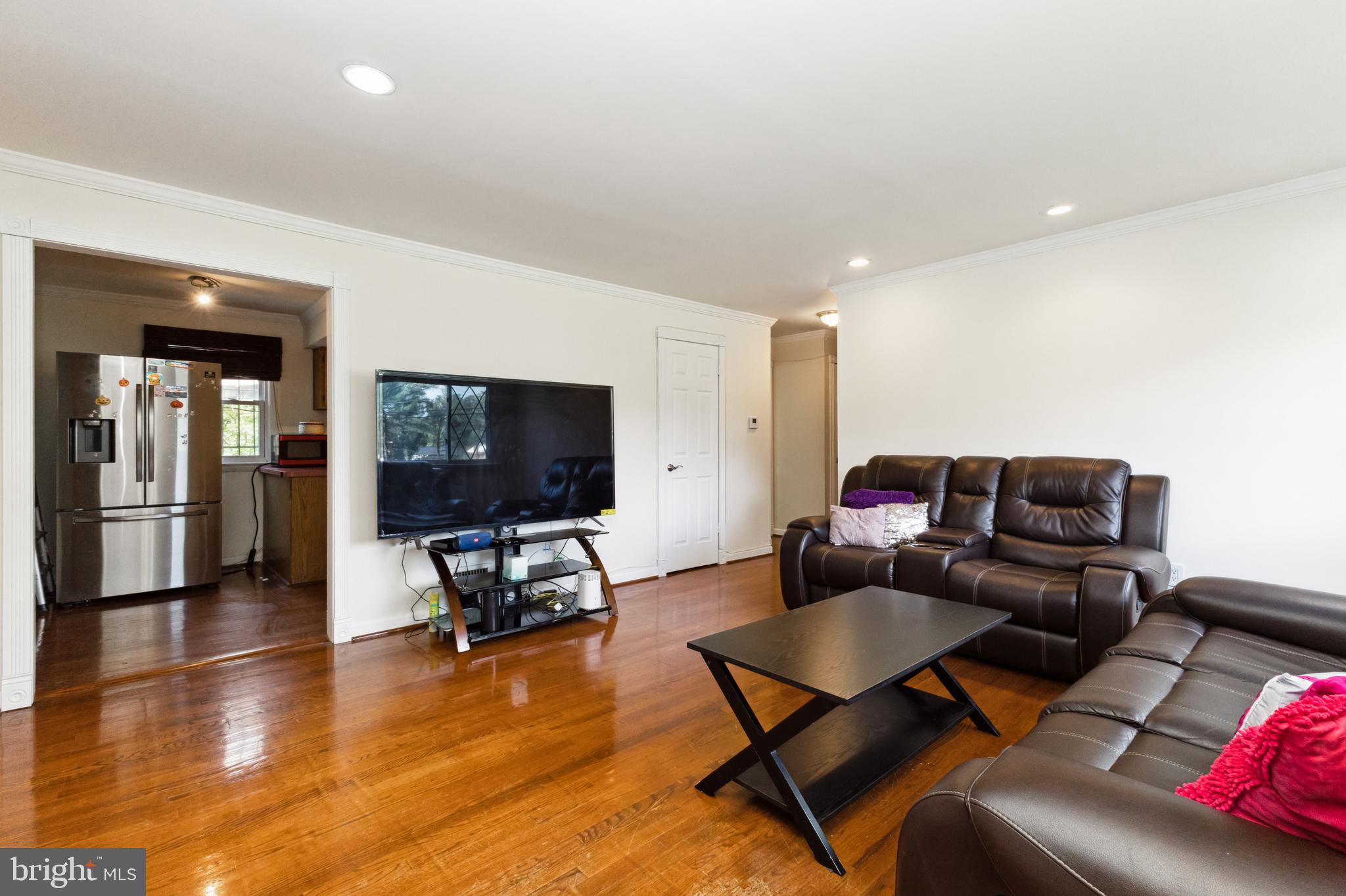 6604 Woodley Road Clinton, MD 20735 - Photo 3 of 15