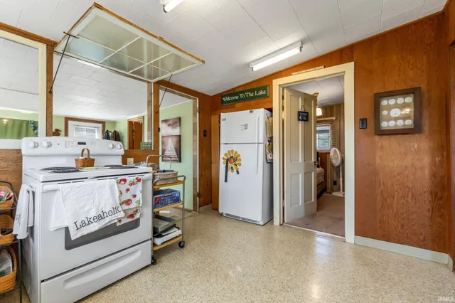 $345,000 | 85 EMS B42E Lane, Leesburg, IN 46538