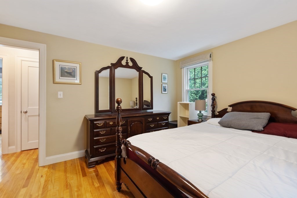 25 May Street Marblehead, MA 01945 - Photo 14 of 29