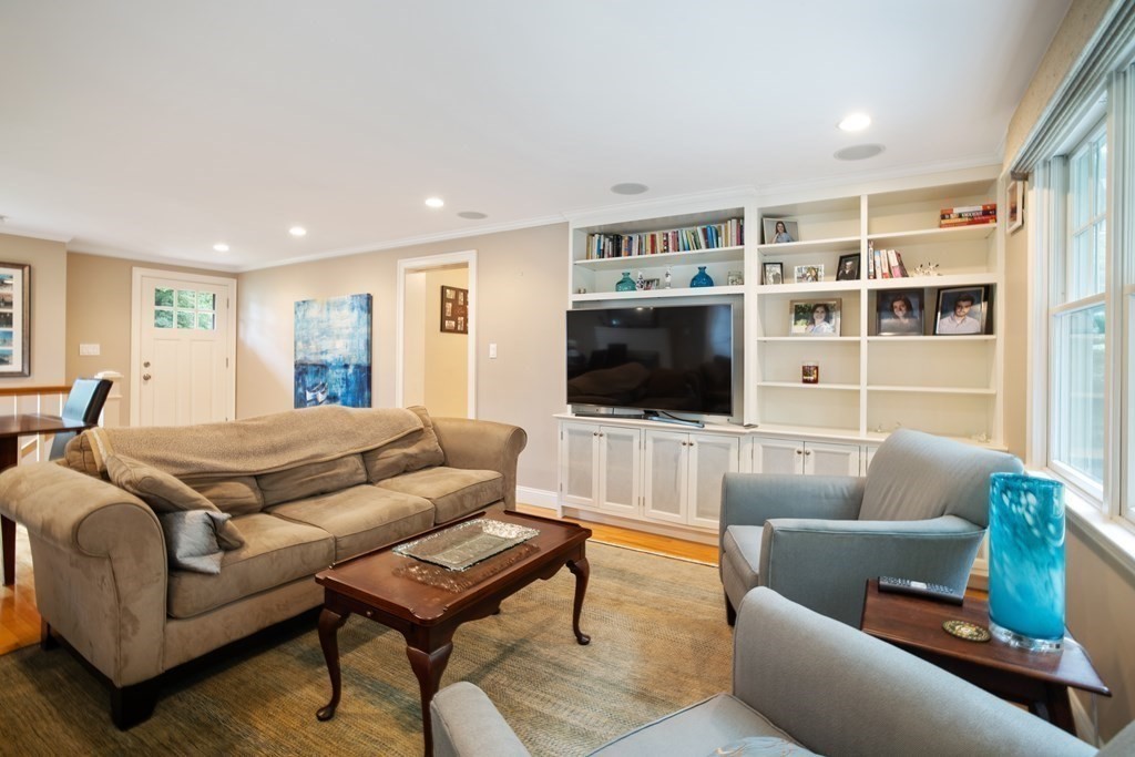 25 May Street Marblehead, MA 01945 - Photo 4 of 29