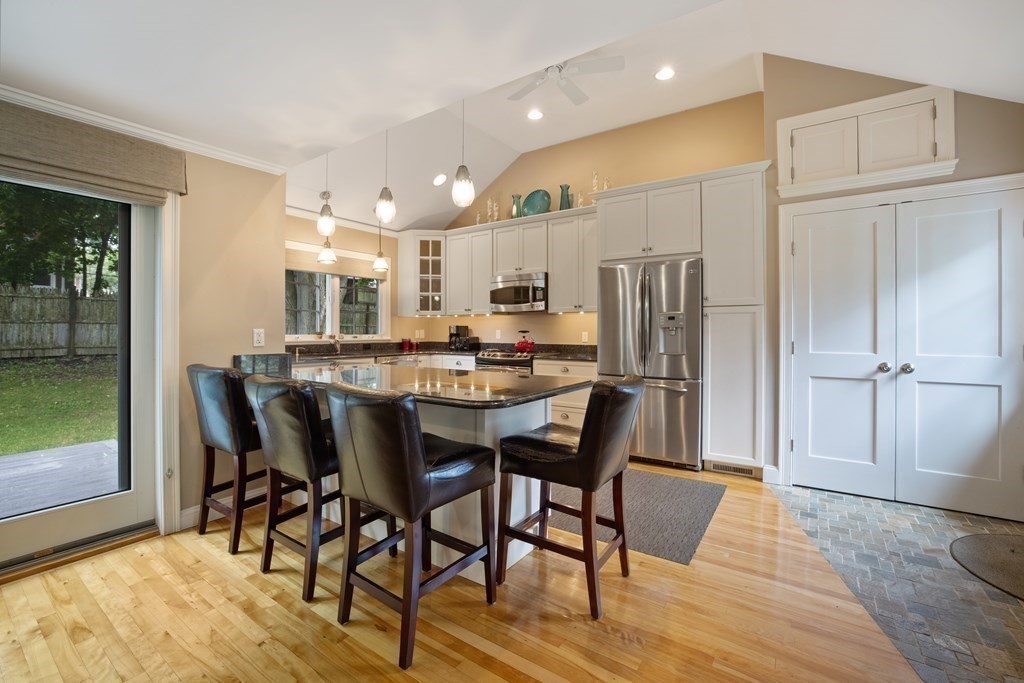 25 May Street Marblehead, MA 01945 - Photo 8 of 29