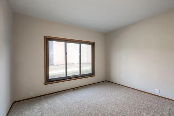 $136,900 | 468 West 104th Street, Unit A, Kansas City, MO 64114