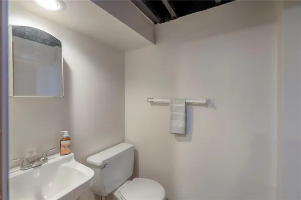$136,900 | 468 West 104th Street, Unit A, Kansas City, MO 64114