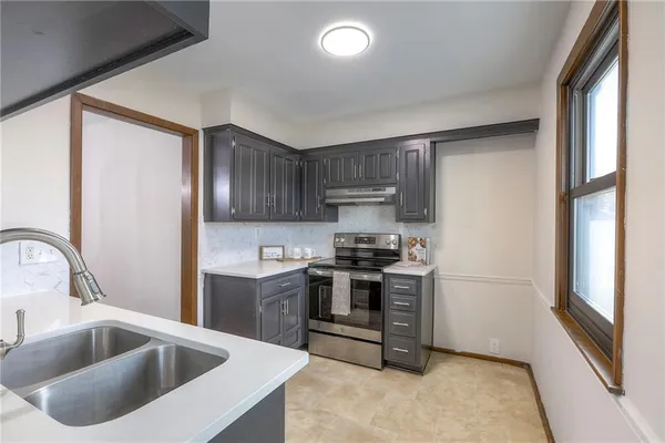 $136,900 | 468 West 104th Street, Unit A, Kansas City, MO 64114