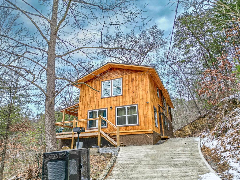 908 Bryan View Road Sevierville, TN 37862 - Photo 2 of 37 Gallery Image 2
