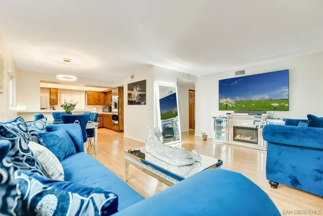 $875,000 | 11518 205th Street, Lakewood, CA 90715