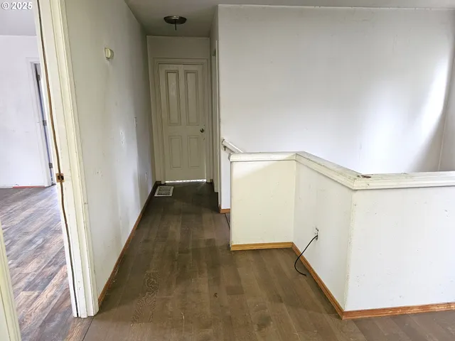 $360,000 | 111 Northeast 149th Place, Portland, OR 97230