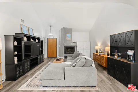 $455,000 | 7211 Cozycroft Avenue, Unit 50, Winnetka, CA 91306