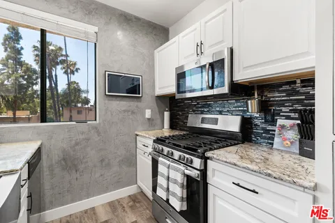 $455,000 | 7211 Cozycroft Avenue, Unit 50, Winnetka, CA 91306