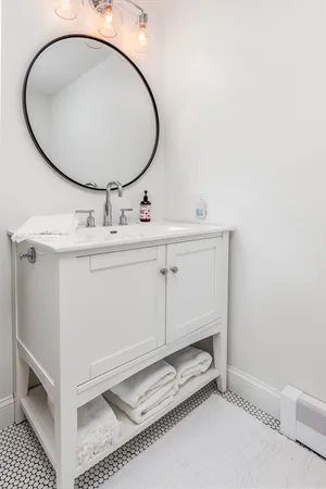 $5,500 | 5 Stacey Court, Unit 2, Marblehead, MA 01945