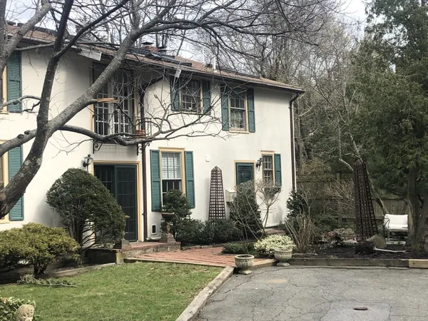$5,500 | 5 Stacey Court, Unit 2, Marblehead, MA 01945