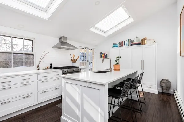 $5,500 | 5 Stacey Court, Unit 2, Marblehead, MA 01945