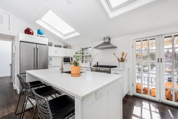 $5,500 | 5 Stacey Court, Unit 2, Marblehead, MA 01945