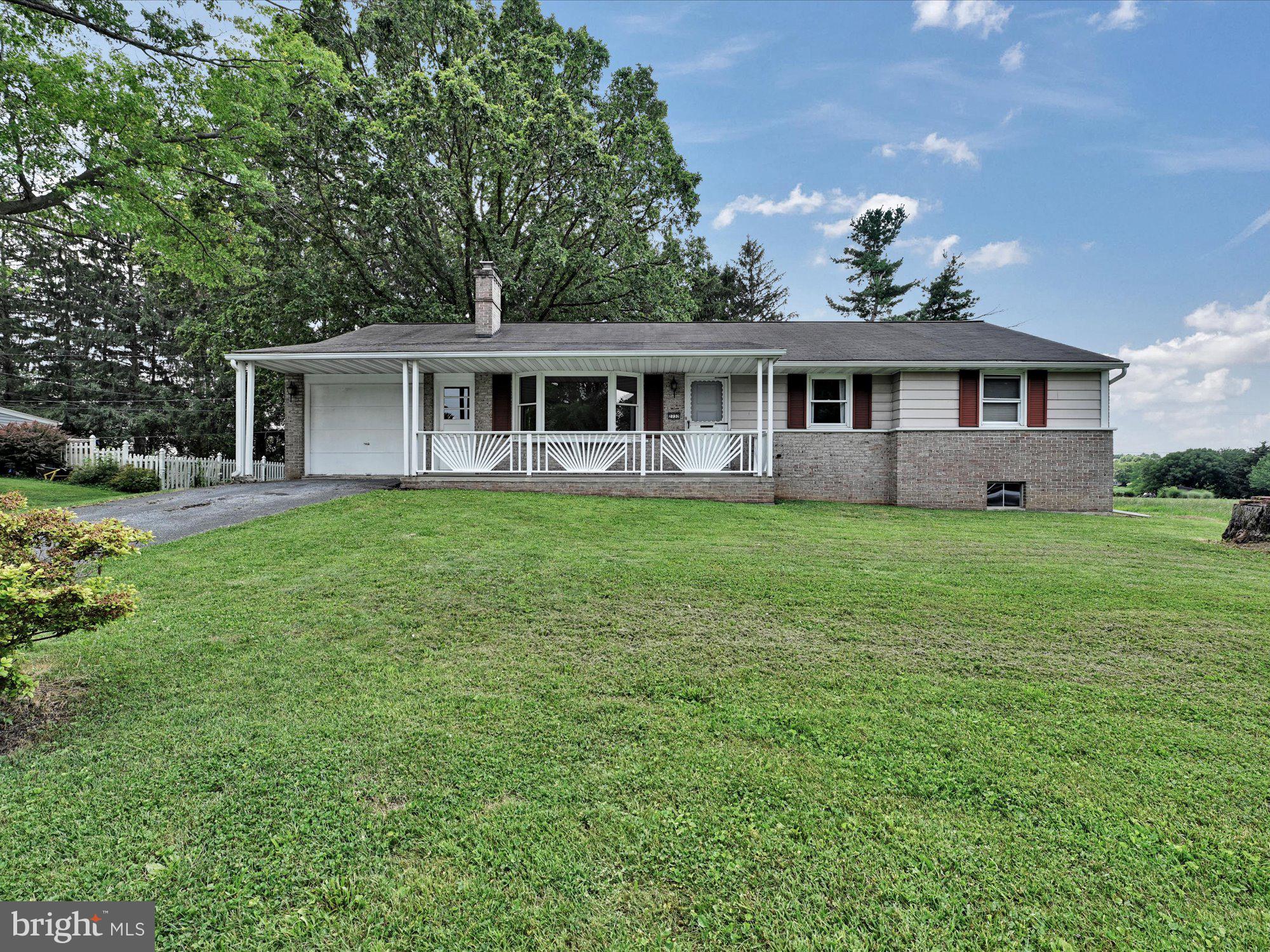 2732 Royal Road Lancaster, PA 17603 - Photo 1 of 27 Front