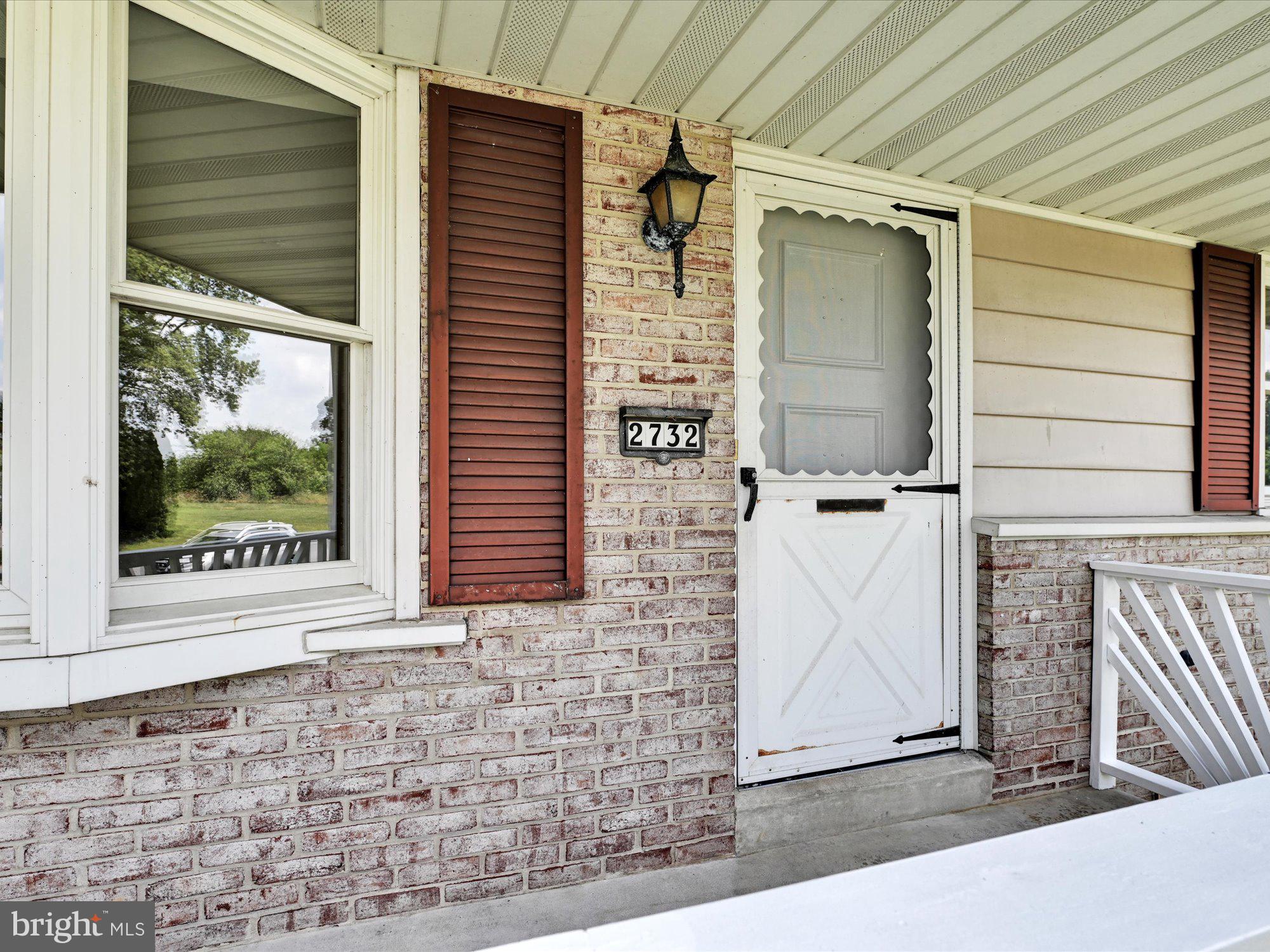 2732 Royal Road Lancaster, PA 17603 - Photo 3 of 27 Front