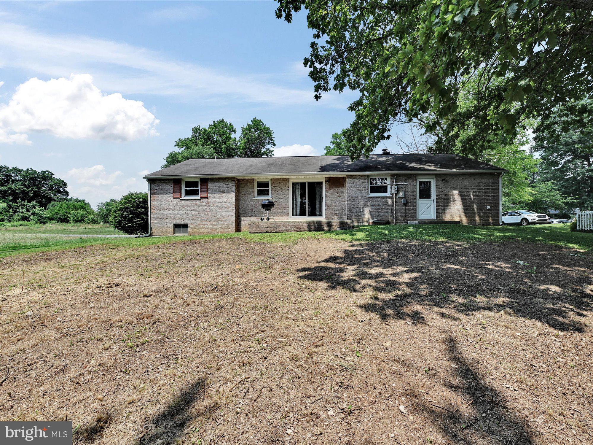 2732 Royal Road Lancaster, PA 17603 - Photo 24 of 27 Rear