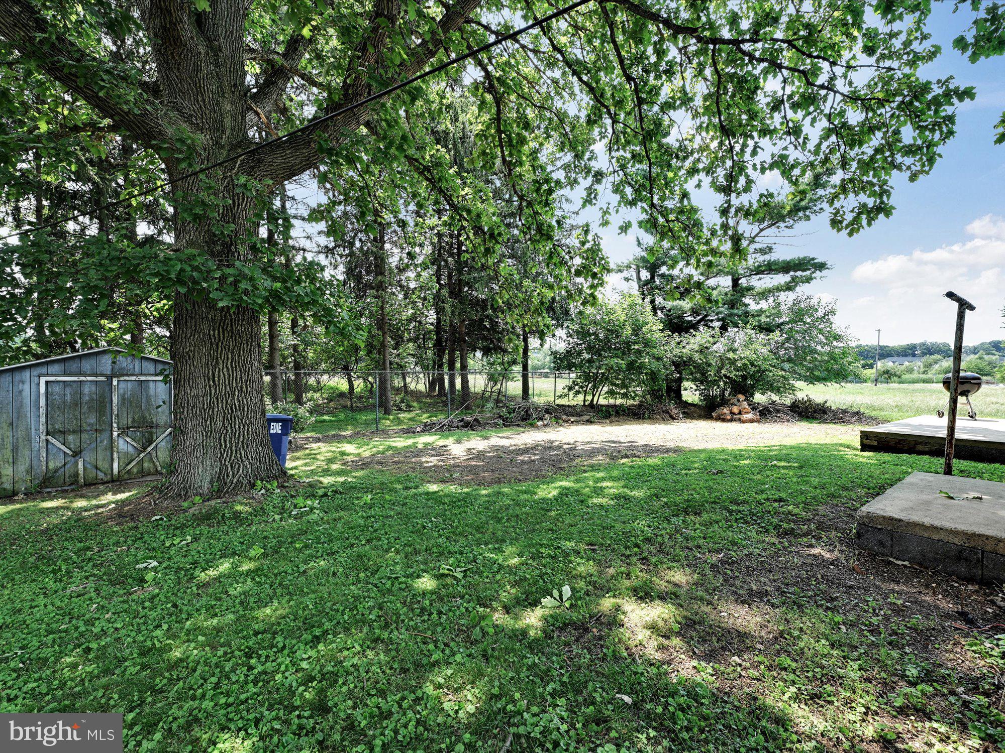 2732 Royal Road Lancaster, PA 17603 - Photo 27 of 27 Yard