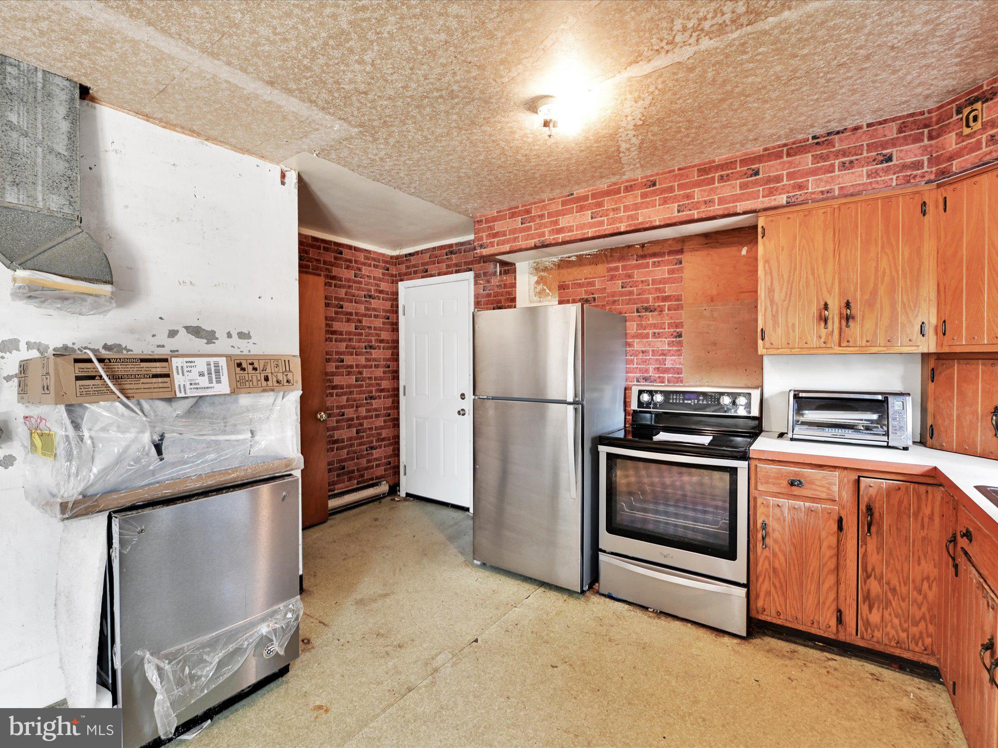 2732 Royal Road Lancaster, PA 17603 - Photo 9 of 27 Kitchen