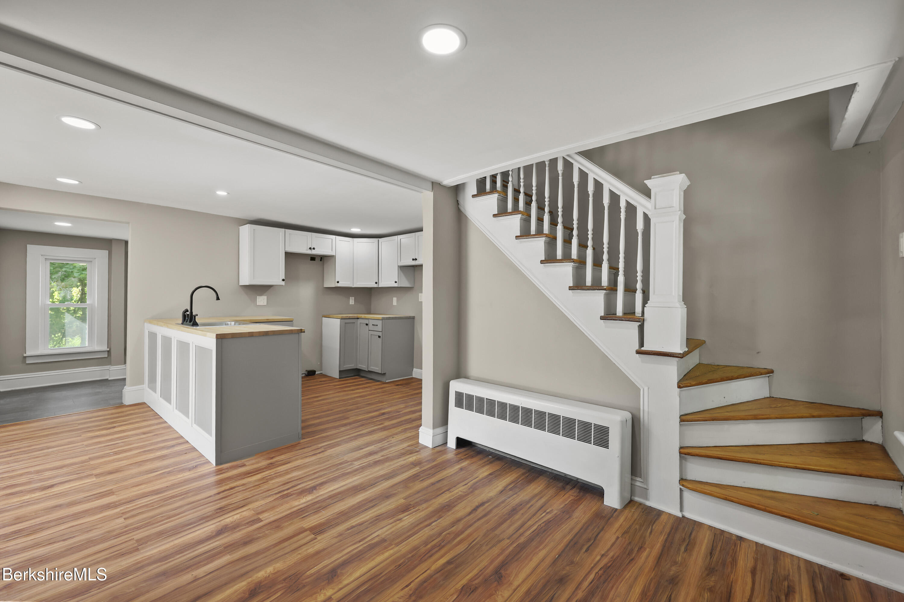 26 Davis Street Pittsfield, MA 01201 - Photo 16 of 29 80 Dining Room