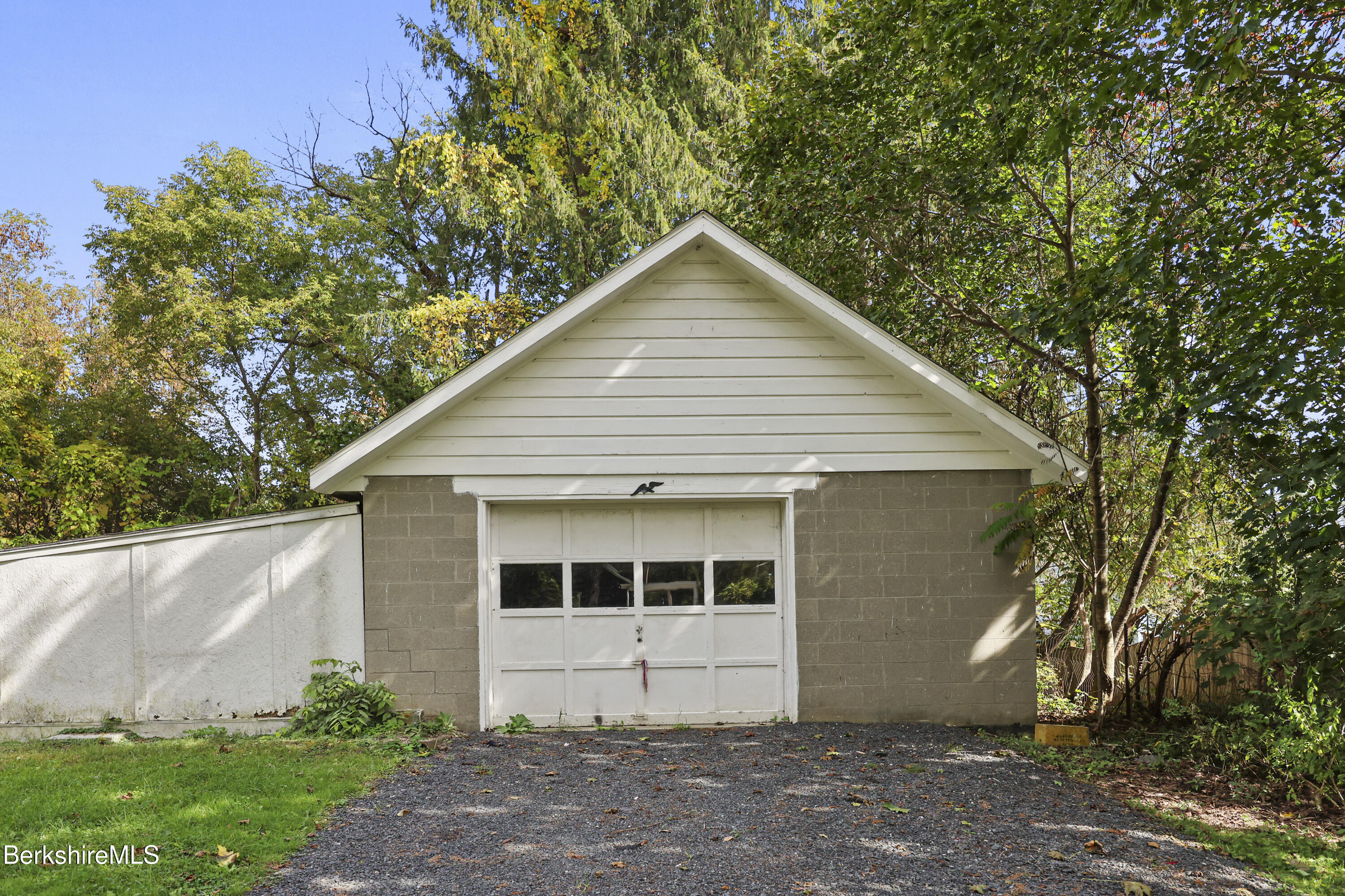 26 Davis Street Pittsfield, MA 01201 - Photo 24 of 29 195 Garage