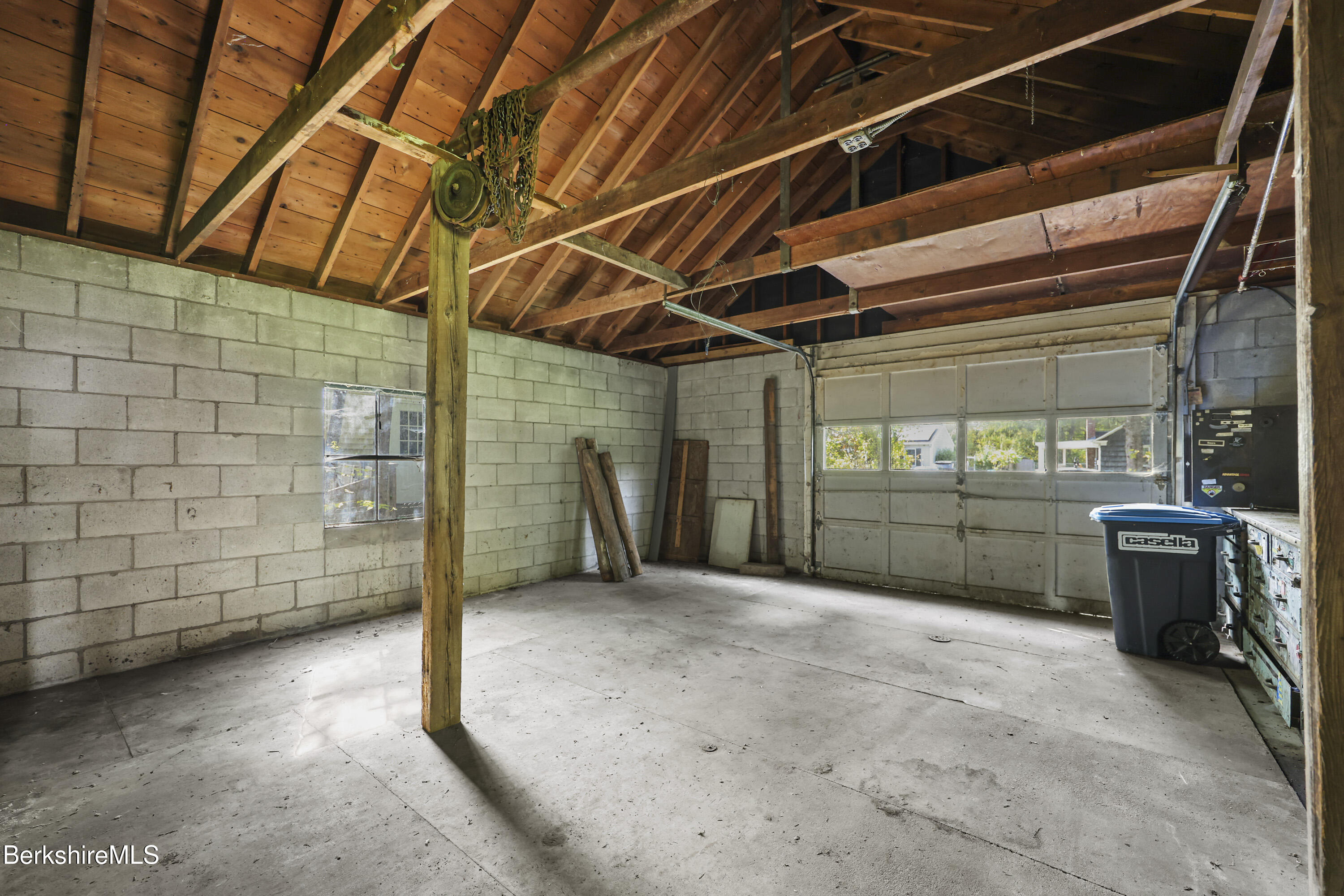 26 Davis Street Pittsfield, MA 01201 - Photo 25 of 29 197 Garage