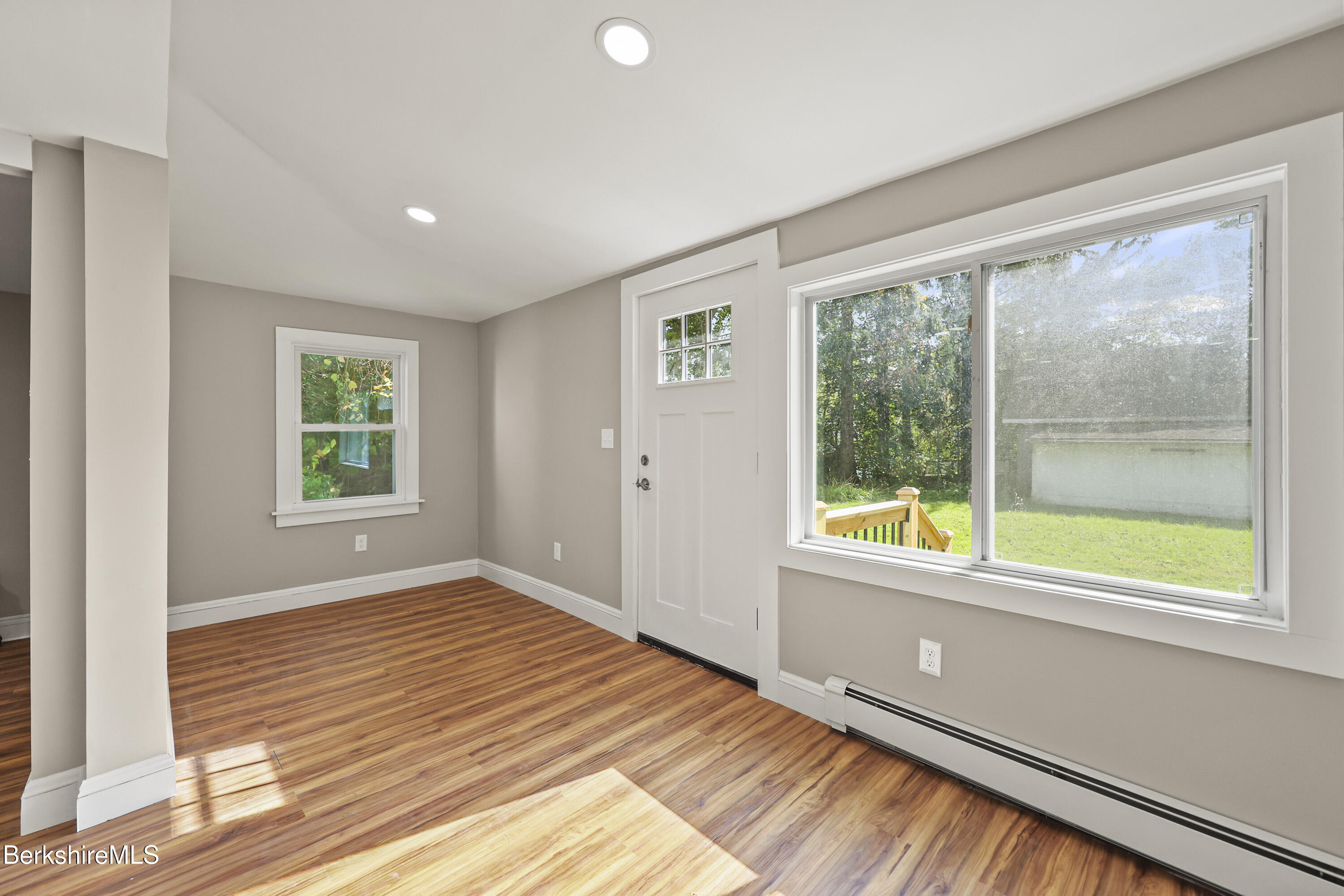 26 Davis Street Pittsfield, MA 01201 - Photo 4 of 29 30 Living Room