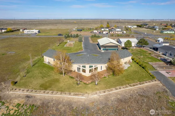 $725,000 | 7618 Bouldercrest Road Northeast, Moses Lake, WA 98837