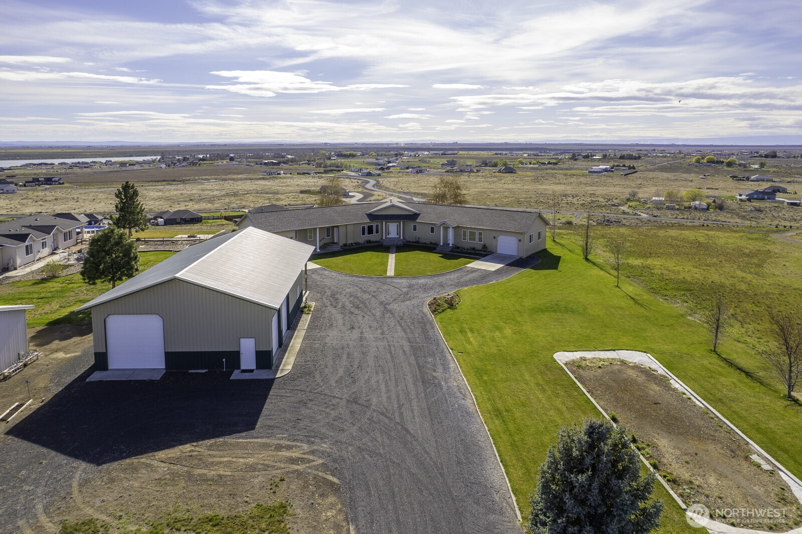 7618 Bouldercrest Road Northeast Moses Lake, WA 98837 - Photo 5 of 39