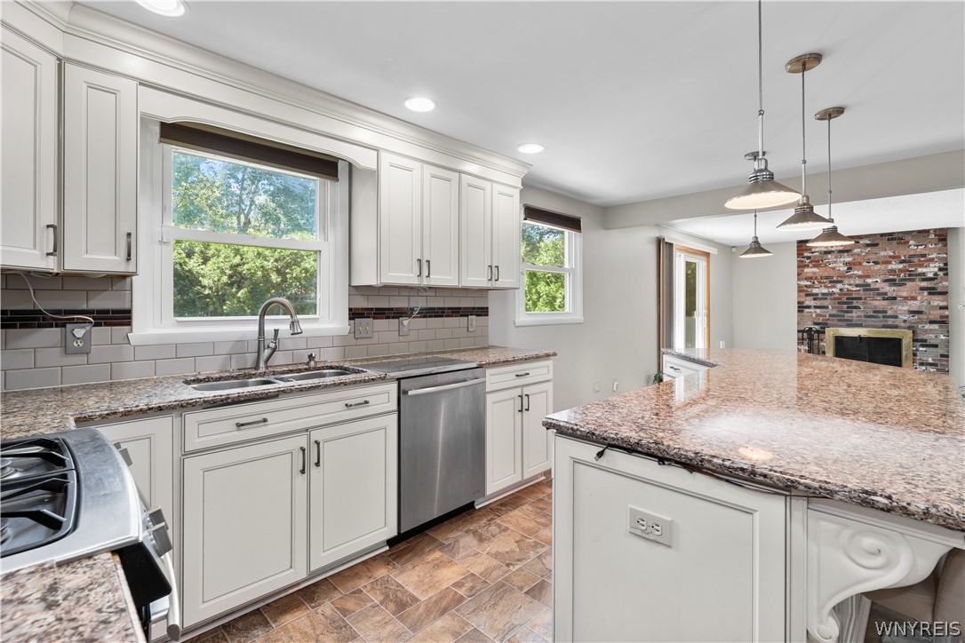 95 Klein Road Amherst, NY 14221 - Photo 2 of 39