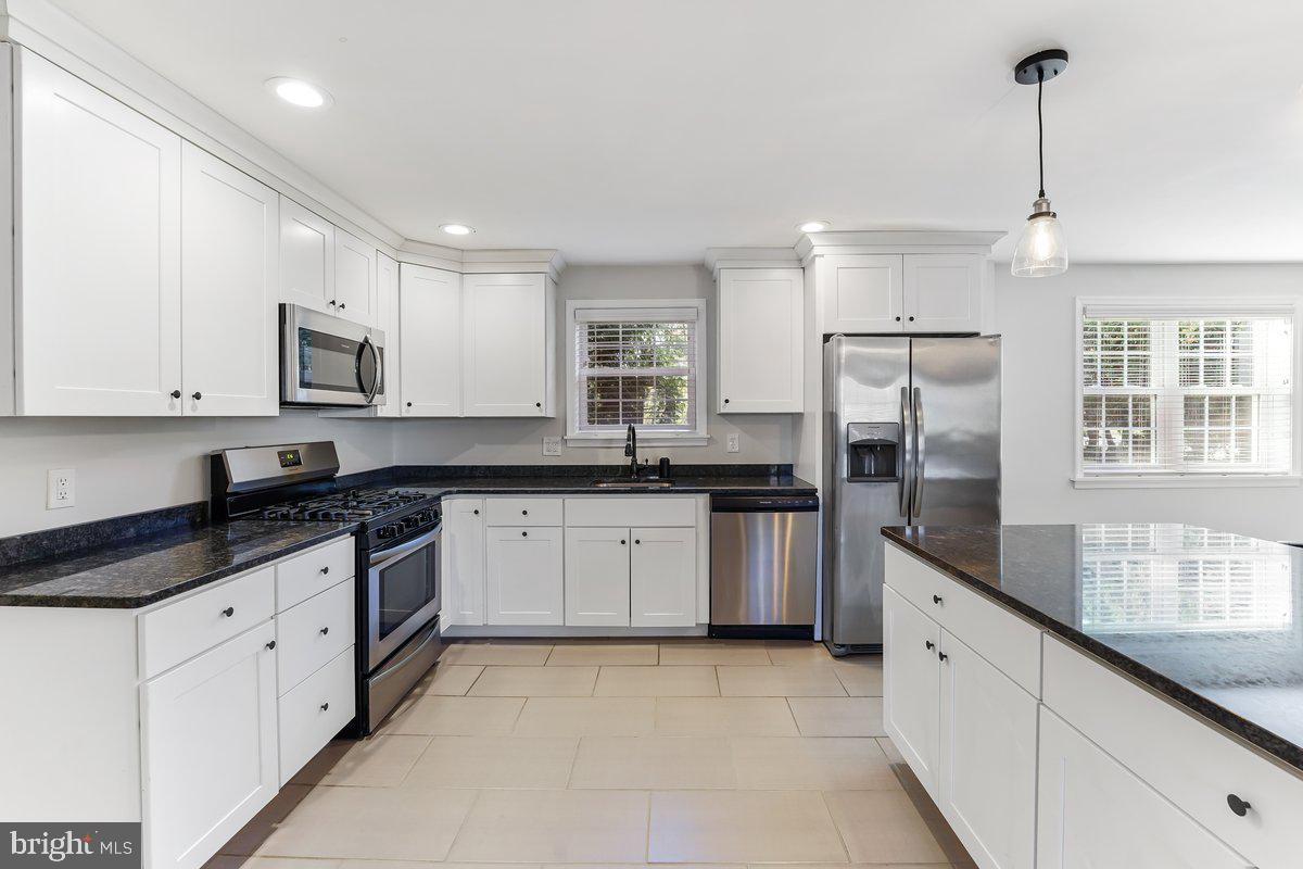 698 Cherry Tree Road Aston, PA 19014 - Photo 17 of 39 Gallery Image 17