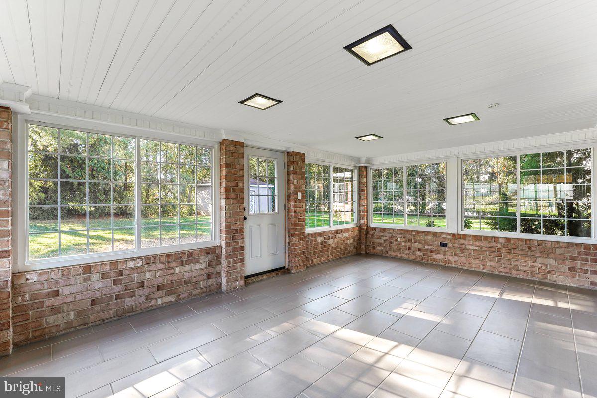 698 Cherry Tree Road Aston, PA 19014 - Photo 27 of 39 Gallery Image 27
