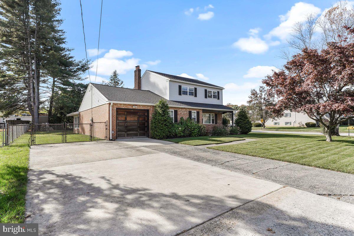 698 Cherry Tree Road Aston, PA 19014 - Photo 3 of 39 Gallery Image 3