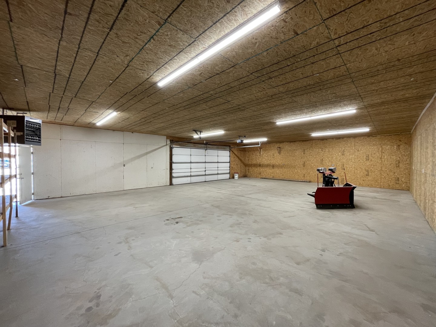 1291 West Station Street Kankakee, IL 60901 - Photo 8 of 10 a view of empty room with a projector