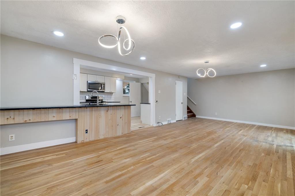 566 Lucia Road Pittsburgh, PA 15221 - Photo 11 of 24 Gallery Image 11