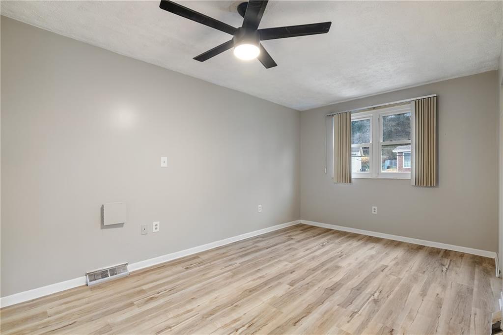 566 Lucia Road Pittsburgh, PA 15221 - Photo 13 of 24 Gallery Image 13