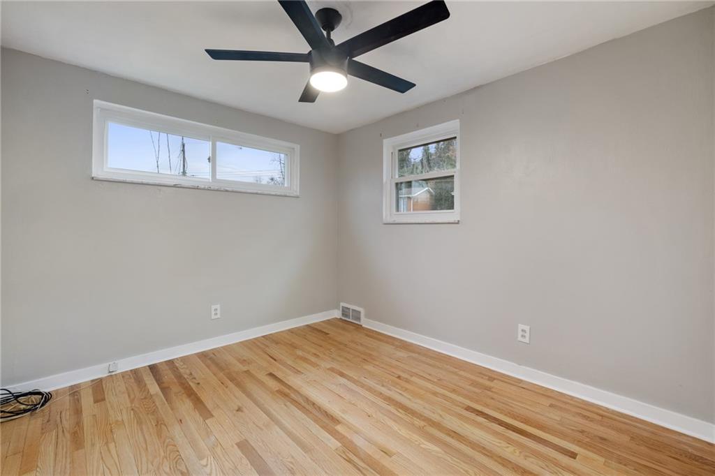 566 Lucia Road Pittsburgh, PA 15221 - Photo 17 of 24 Gallery Image 17