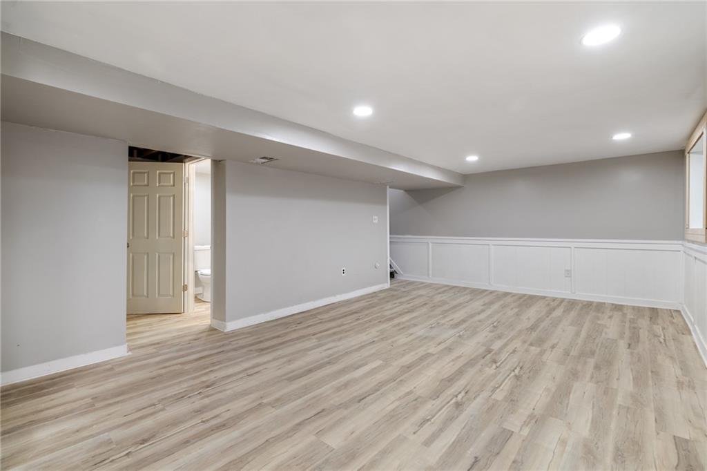 566 Lucia Road Pittsburgh, PA 15221 - Photo 20 of 24 Gallery Image 20