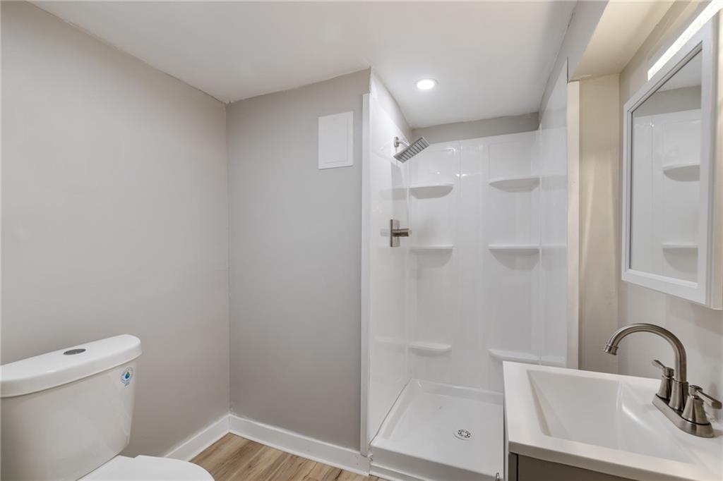 566 Lucia Road Pittsburgh, PA 15221 - Photo 22 of 24 Gallery Image 22