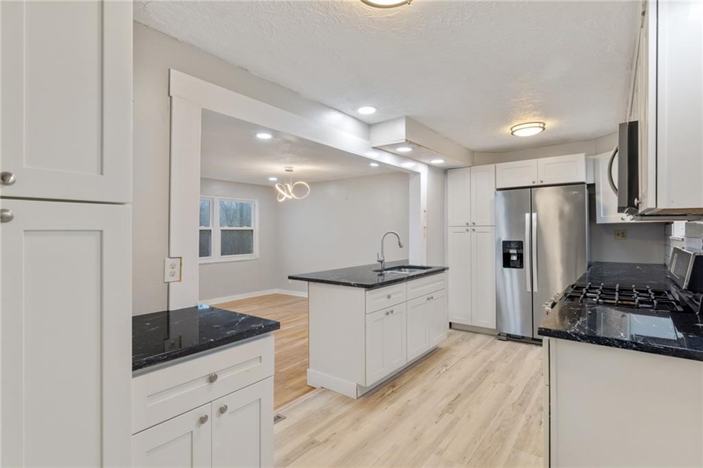 566 Lucia Road Pittsburgh, PA 15221 - Photo 10 of 24 Gallery Image 10