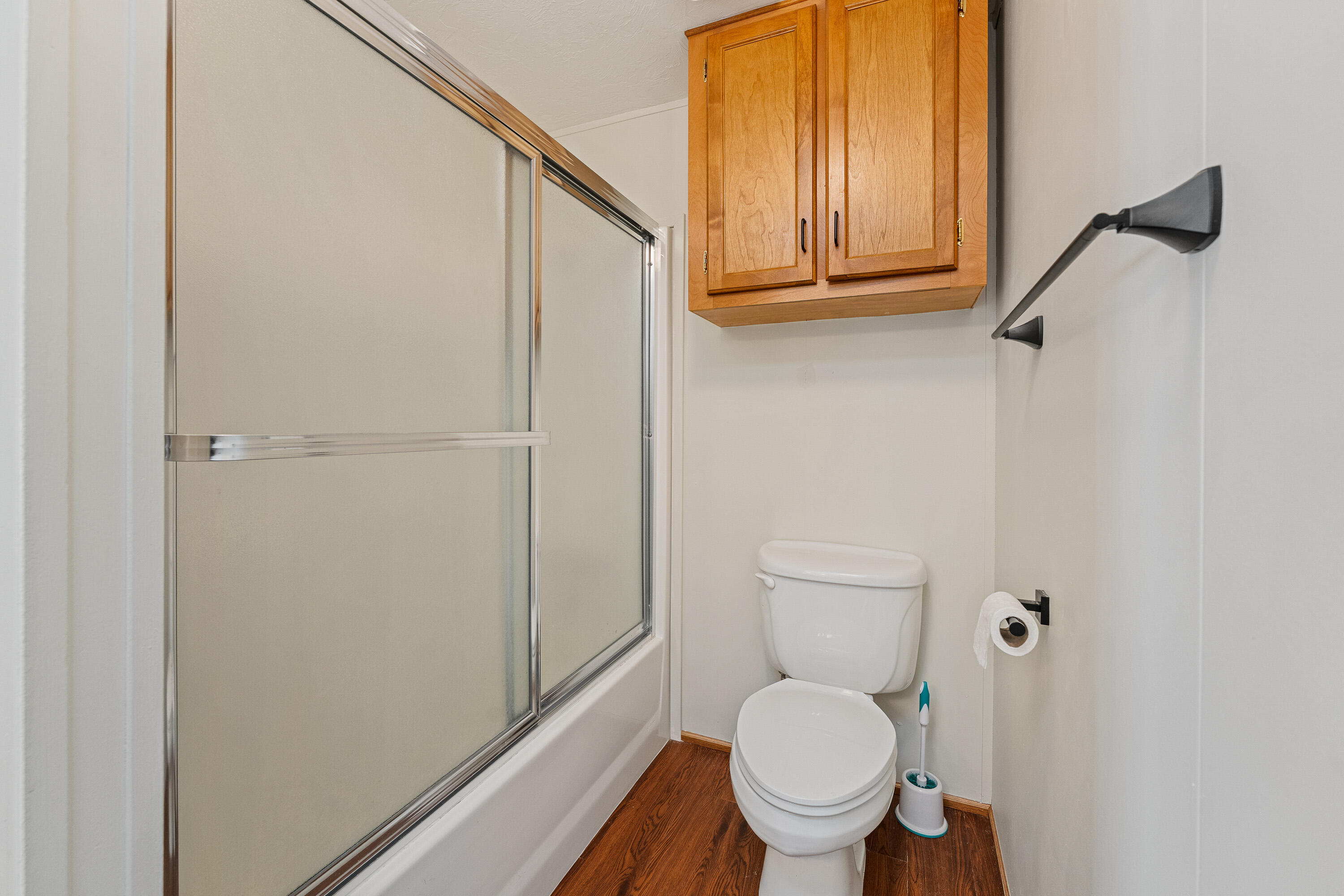 3955 South Stage Road, Unit 52 Medford, OR 97501 - Photo 12 of 31 Bathroom